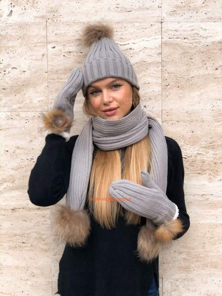 Жіночий комплект шапка, шарф і рукавиці