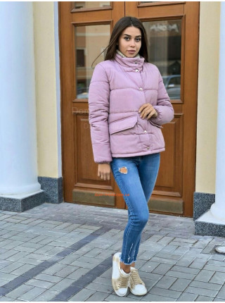 Коротка зимова куртка на кнопках