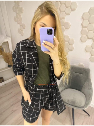 Літній модний костюм з піджаком і шортами