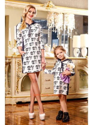 Коротке жіноче плаття з капюшоном "Chanel"