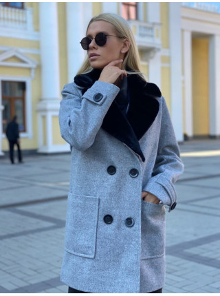 Жіноче розкішне пальто з хутром