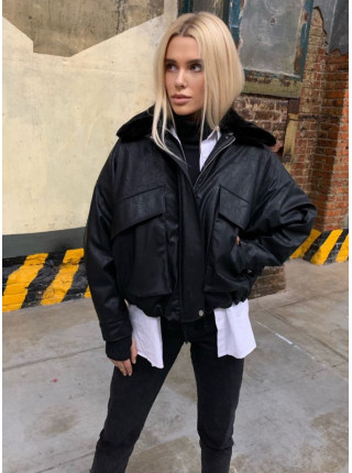 Жіноча зимова куртка з екошкіри Жіноча зимова куртка з екошкіри